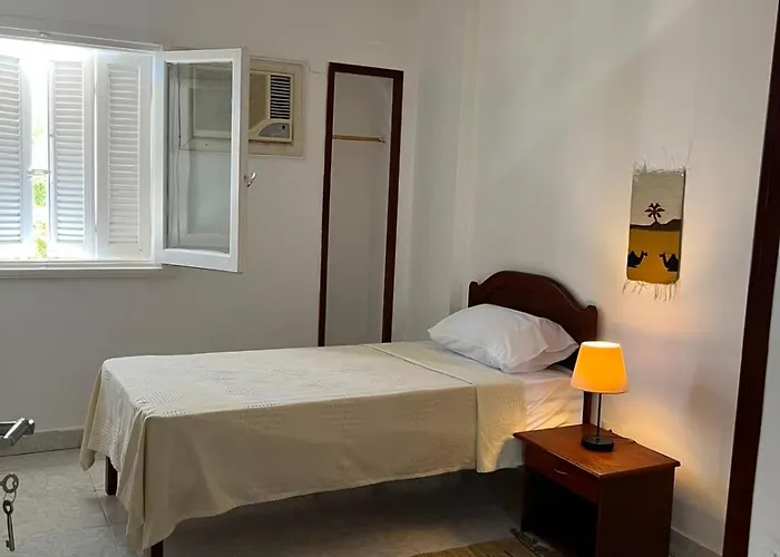 Garden View Exceptional Two Bedroom Full Apartman